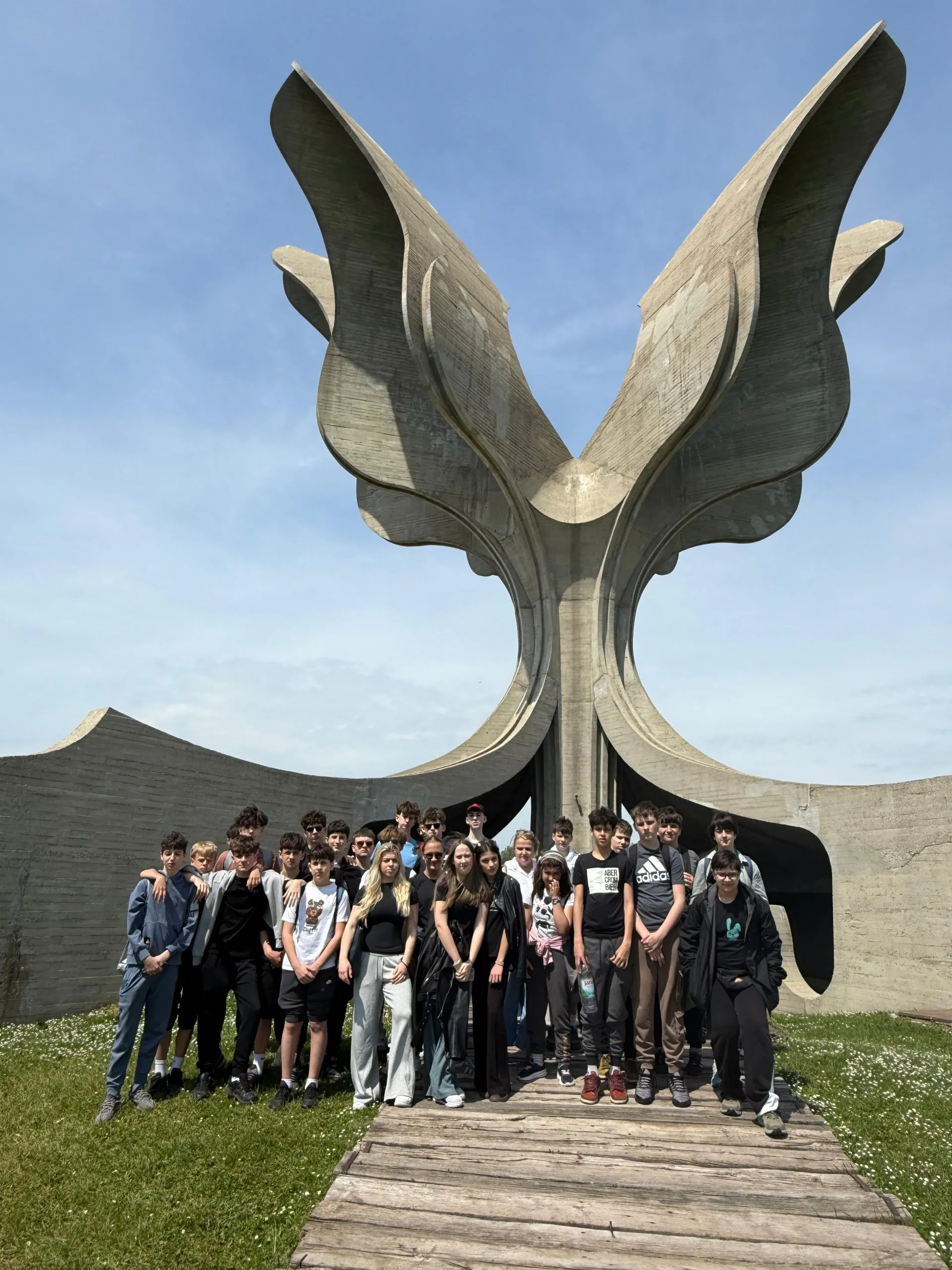 IZVANUČIONIČKA NASTAVA JASENOVAC - glavna slika